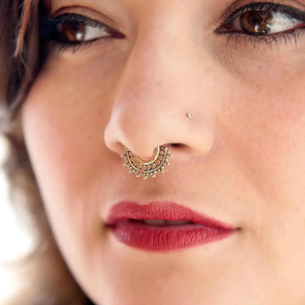 Modern Septum Ring with Geometric Detailing